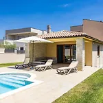 Markulin, Villa *