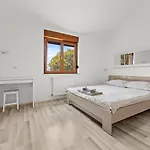 Markulin, Villa *