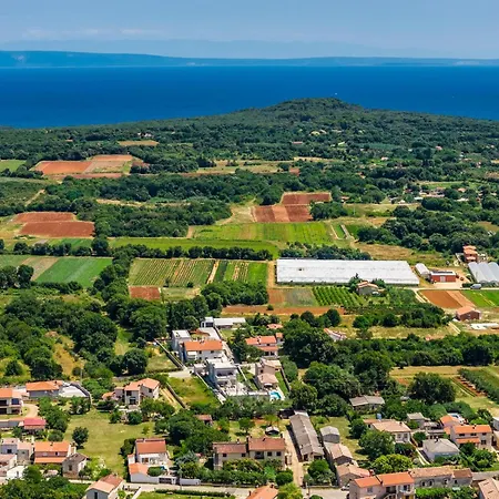 Markulin, Villa *
