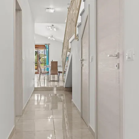 Villa Markulin, *