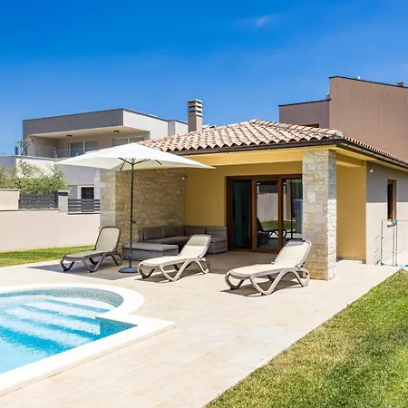 Markulin, Villa *