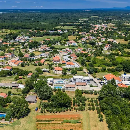Villa Markulin, *
